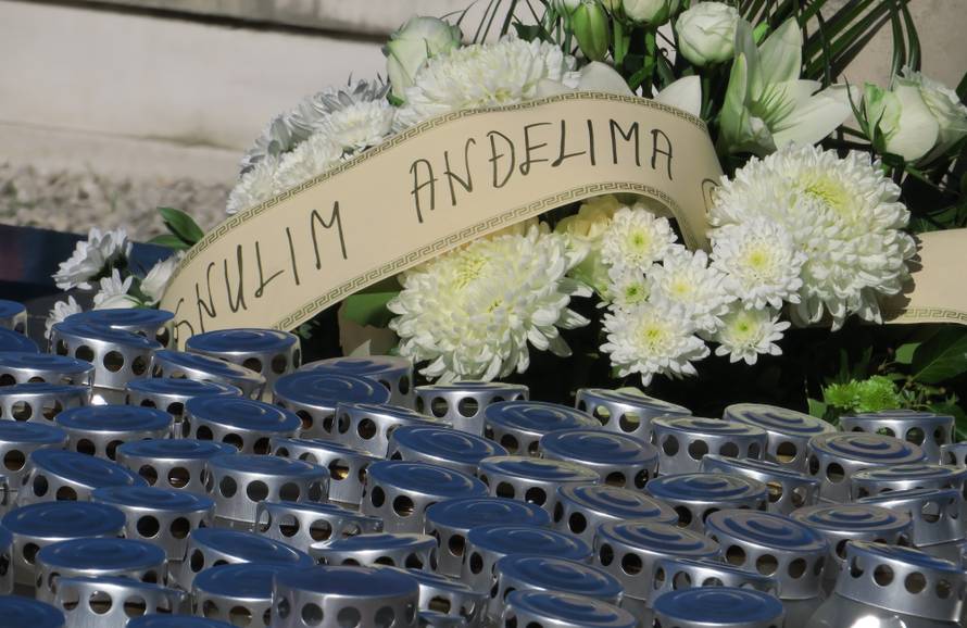 Dan je Svih svetih: Pogledajte fotografije s hrvatskih groblja