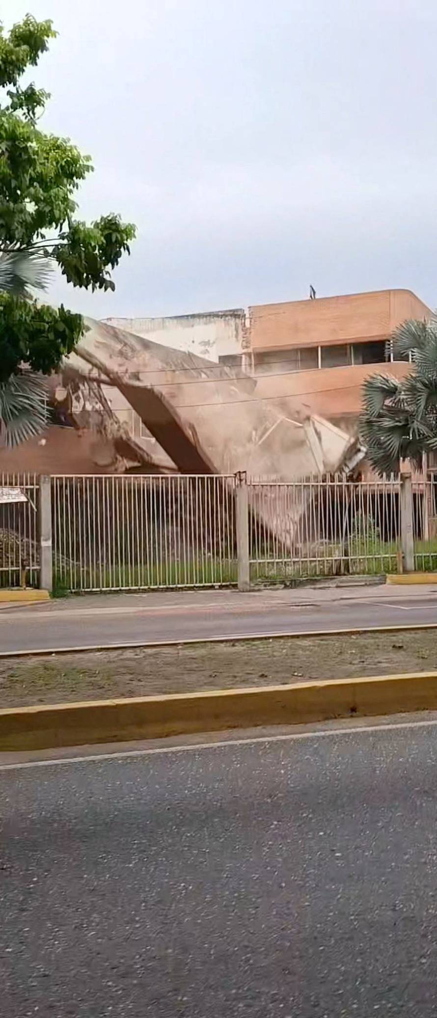 Aftermath of earthquakes, in Naguanagua