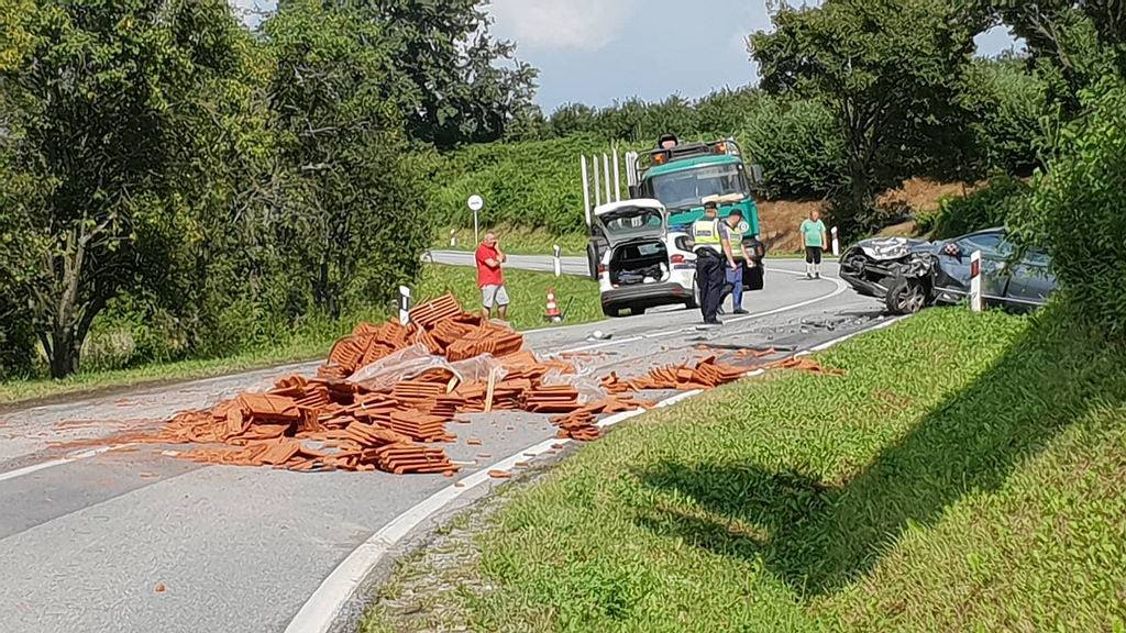 Našice: U sudaru s kamionom ozlijeđena vozačica automobila