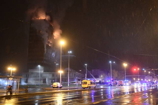 Zagreb: Pozar u Vjesnikovom neboderu