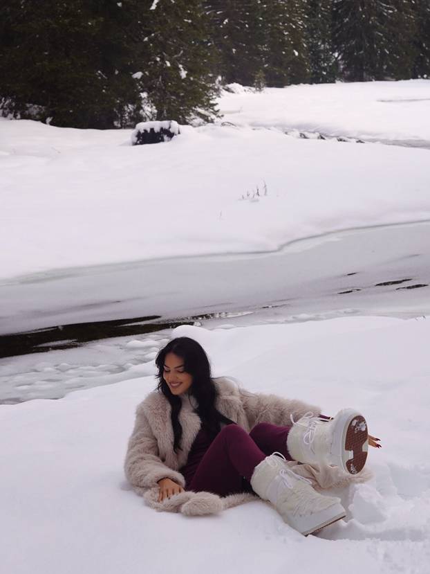 FOTO Vatrena crnka Anamaria zapalila mreže: Pogledajte njezinu besprijekornu figuru