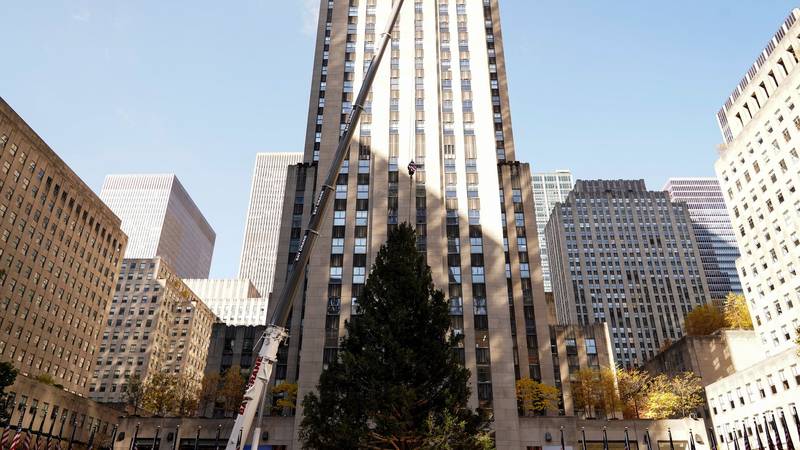 FOTO Božićno drvce stiglo pred Rockefeller centar u New Yorku! Krije dirljivu obiteljsku priču