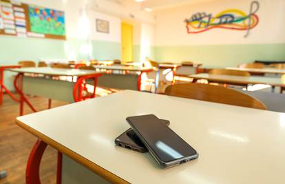 ANKETA Škola u Zadru zabranila mobitele, podržavate li odluku?
