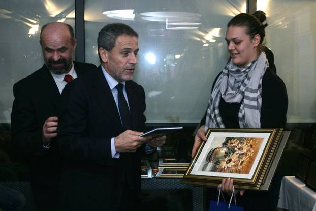 Zagreb: Milan Bandi? uru?io nagradu Sandri Perkovi?