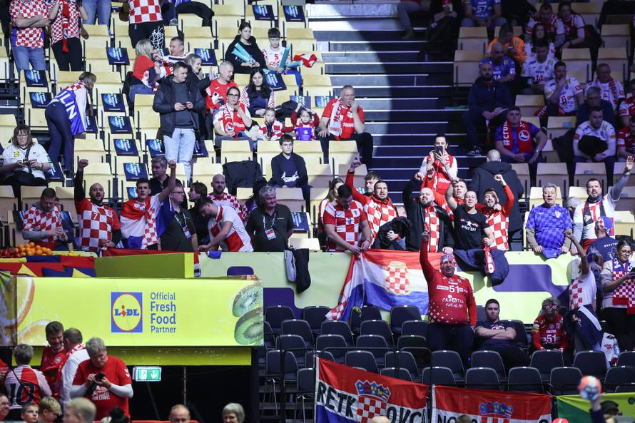 Navijači na utakmici između Islanda i Hrvatske u borbi za treće mjesto EHF Europskog prvenstva