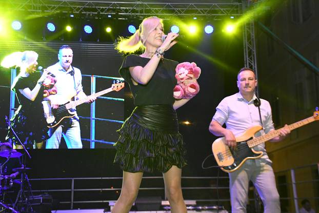 Bjelovar: Jelena Rozga nastupala na zadnjoj večeri Terezijane