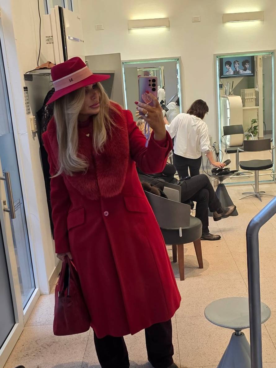 Iva Todorić u glamuroznom crvenom izdanju objavila: 'Bila je ovo najbolja godina...'