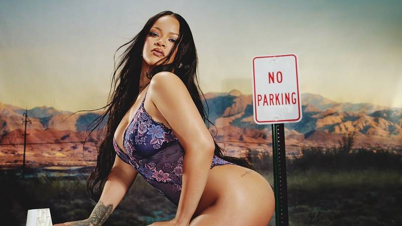 FOTO Rihanna se opet skinula i pokazala guzu: Seksi donje rublje i grudi pale u drugi plan