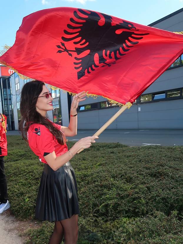 FOTO Obje su joj ispale. Tuga za najljepšu voditeljicu Lige prvaka