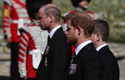 William i Harry hodat će s ocem u povorci iza kraljičinog lijesa na pogrebnoj ceremoniji...