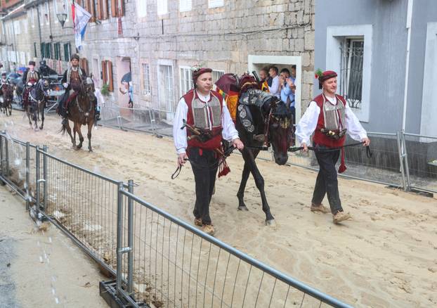 Sinj: Pljusak pred 310. Sinjsku alku