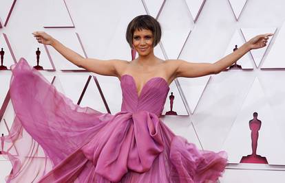 Kratki bob: Halle Berry otkrila da je na Oscare nosila - periku