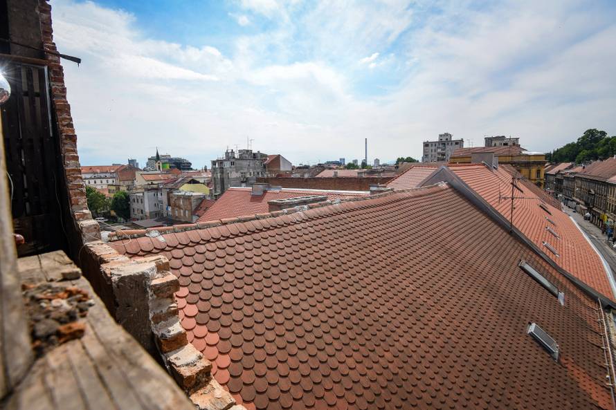 Od velike rupe u zidu napravila terasu: 'Imam pogled na Ilicu'