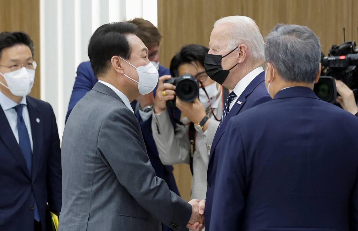 Biden je stigao u Južnu Koreju