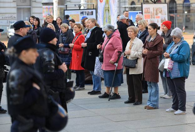 Zagreb: Muška molitva i popratni prosvjed na glavnom gradskom trgu