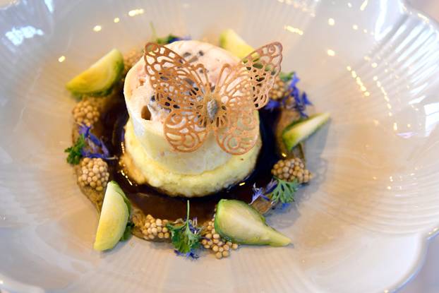 Grubišno Polje: Otvoren dvodnevni 19. Gospodarski sajam sira, meda i vrganja