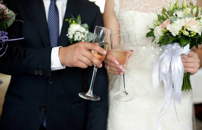 Kakva gesta! Mladenci iz Zagreba su umjesto darova odlučili nahraniti gladnu djecu