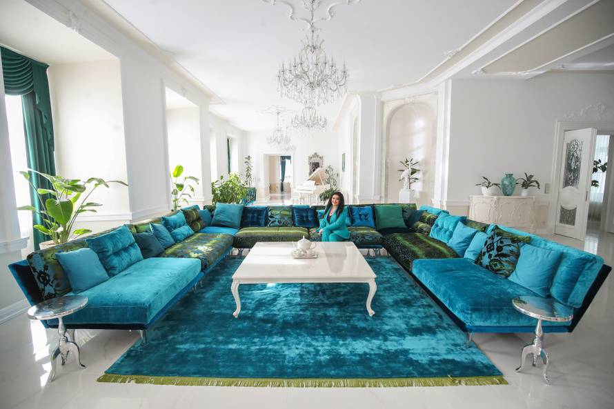 Ebenfurt: Pop folk pjevačica Dragana Mirković živi u svom dvorcu u malom austrijskom gradiću