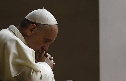 Papa: Nezaposlenost i samoća najveće su boli današnjice