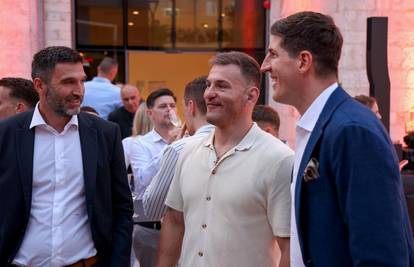 Stipe Miočić u Zadru: Gledat ću 'vatrene', obožavam život u Hrvatskoj i dolazit ću sve češće!