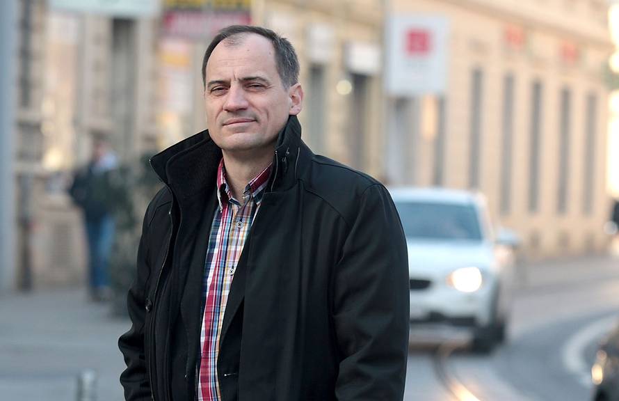 Slaven  Dobrović: Ima sedmero djece i obožava planinarenje...