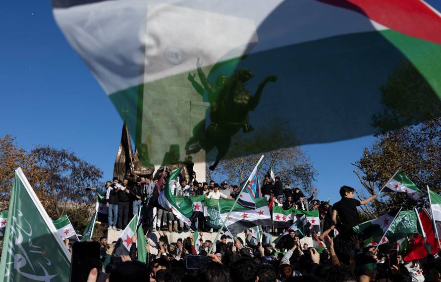 Syrians celebrate in Istanbul