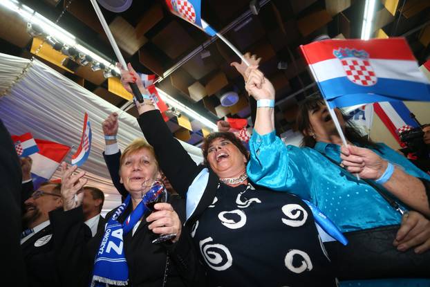 08.11.2015. Zagreb: Slavlje u stožeru Domoljubne koalicije nakon prvih izbornih rezultata