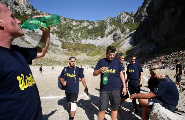 ARHIVA: Utakmica na dnu isušenog Modrog jezera koje danas doseže rekordan vodostaj