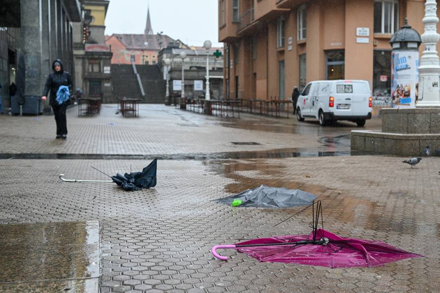 Olujno nevrijeme napravilo veliku štetu u Zagrebu