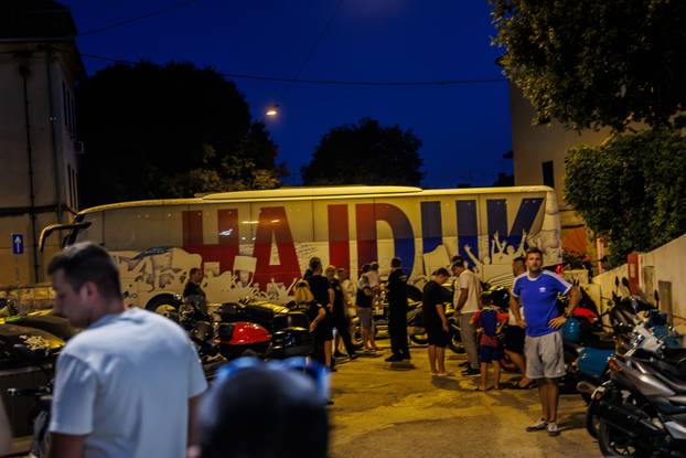 Split: Igrači Hajduka posjetili su Torciida kup