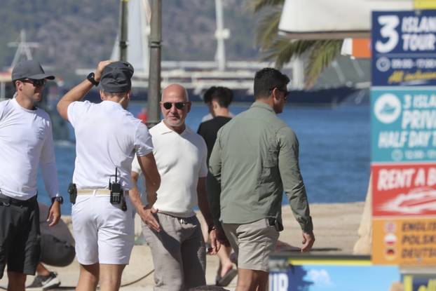 EKSKLUZIVNO Trogir: Nakon četverodnevnog krstarenja Jadranom Jeff Bezos i Lauren Sanchez napustili Hrvatsku
