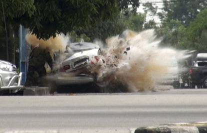 Eksplodirao auto na Tajlandu, slike eksplozije obišle svijet