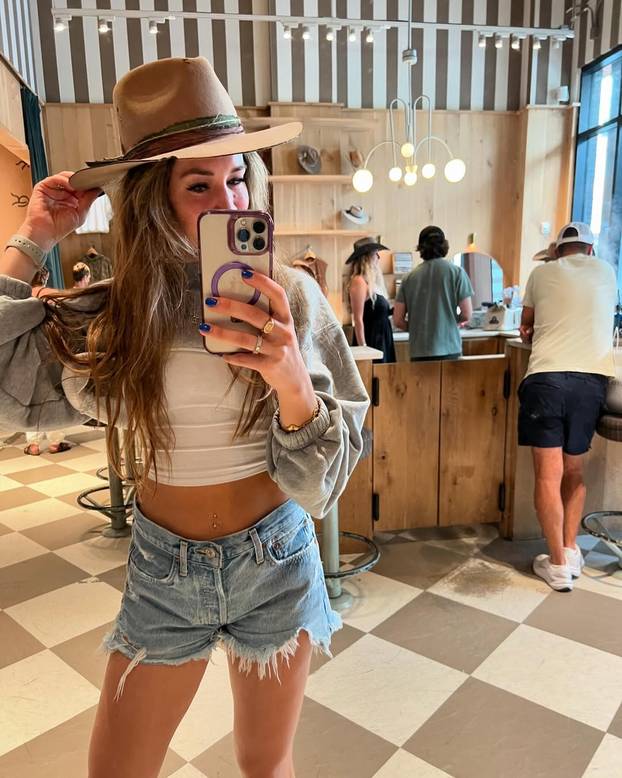 FOTO Tu je nogometašica, tu je i cheerleadersica:  Ovo su žene i djevojke američkih nogometaša