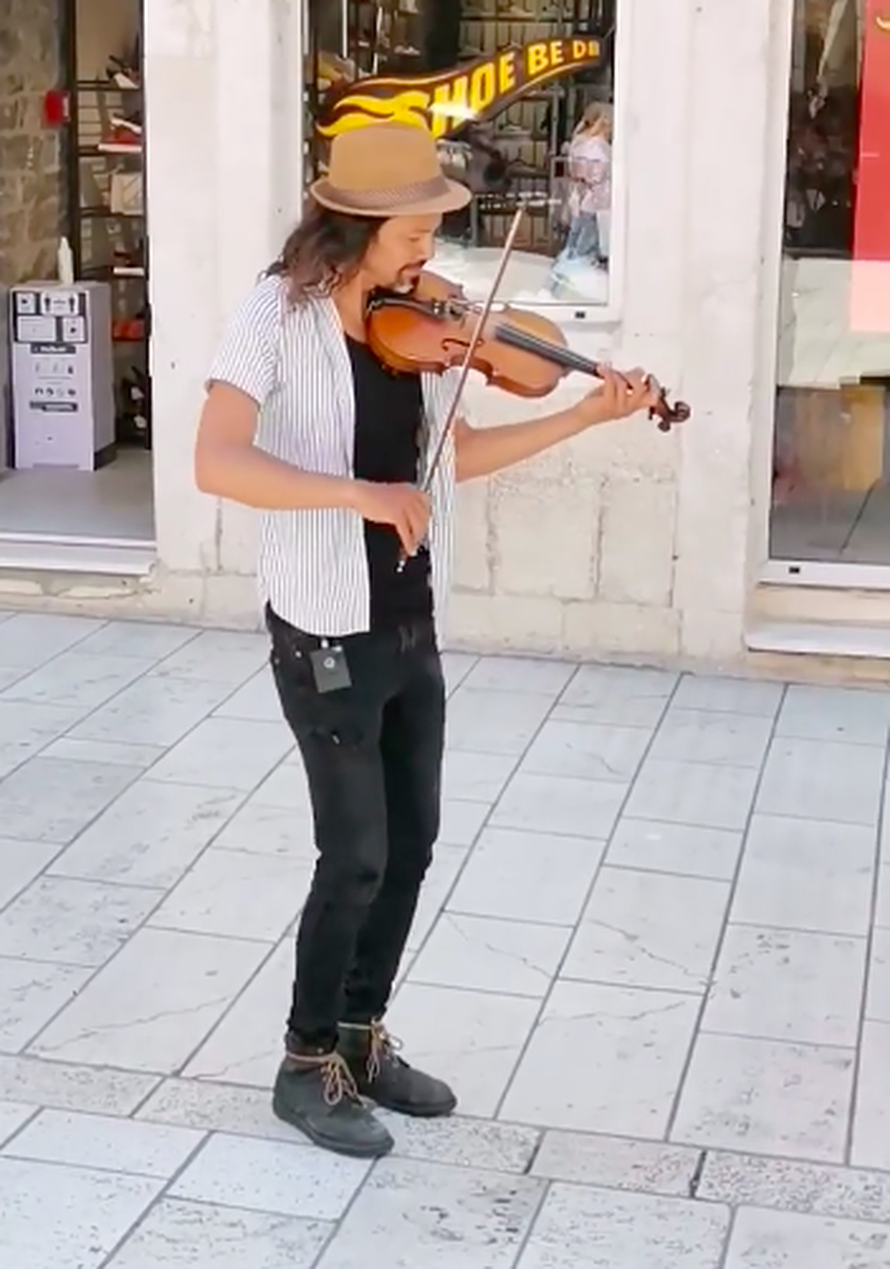 Argentinci su svirali Oliverovu pjesmu na ulicama Splita, video postao pravi hit među Hrvatima