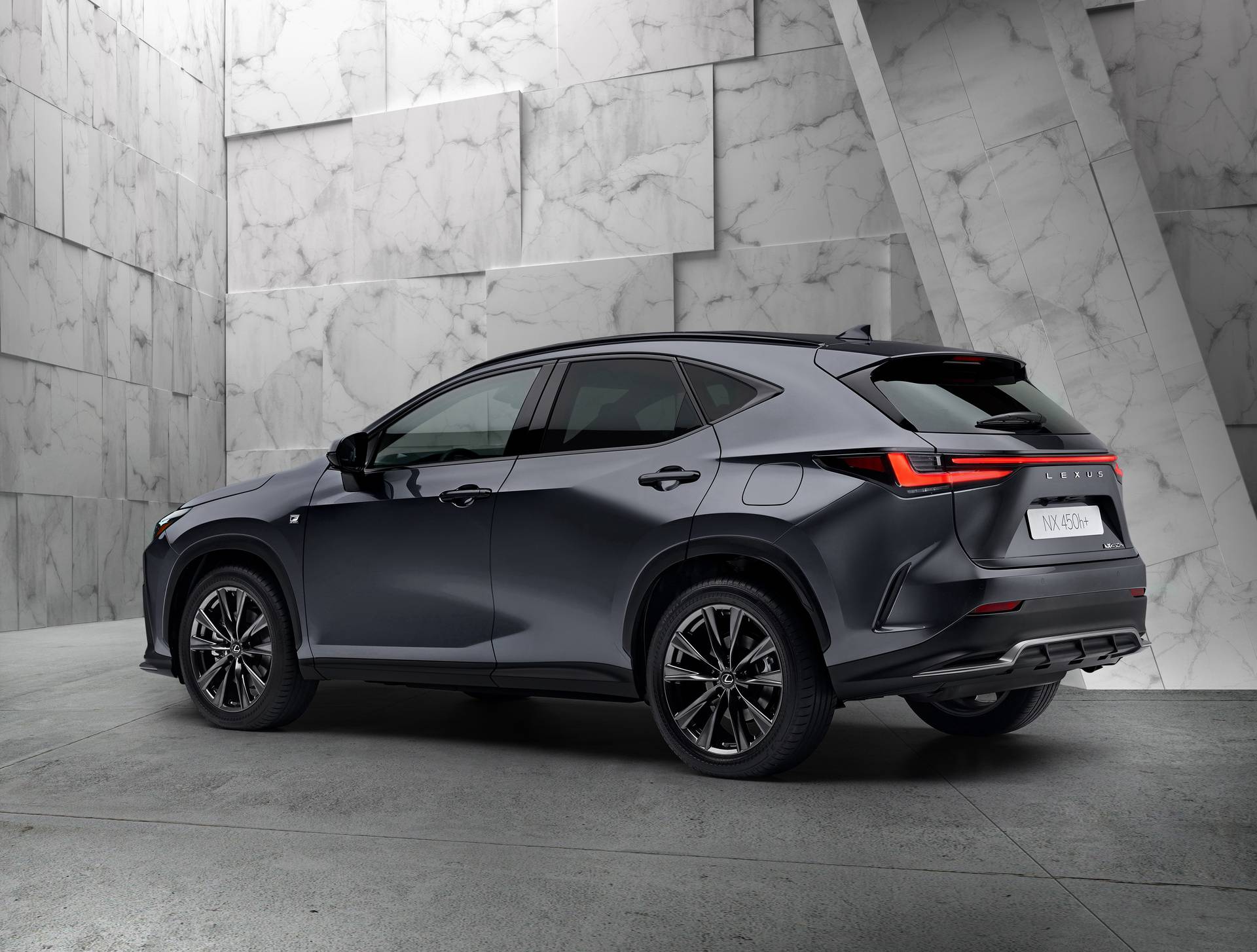 Predstavljen fascinantni Lexus NX druge generacije, donosi novi izgled i plug-in hibrid