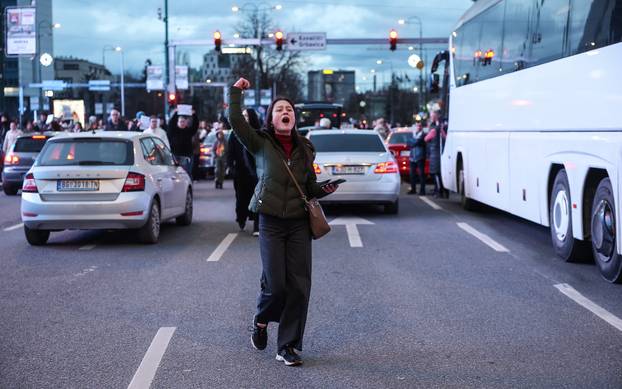 Sarajevo: Prosvjed nakon stravične tramvajske nesreće produžio se i na večernje sate