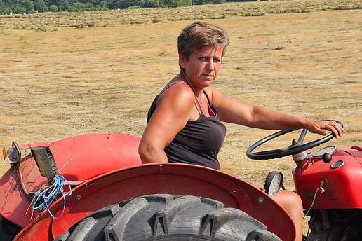 Zdenka Serti&cacute; iz Jezerana u zagrljaju li&ccaron;ke zemlje &ccaron;uva &zcaron;ivot i vrijednosti svoga kraja