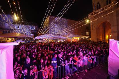 Evo kako izgledaju Adventi diljem zemlje: Sve je spremno u Opatiji, Splitu, Križevcima...