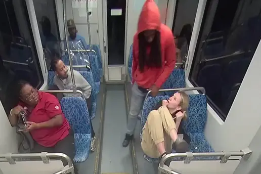 Izbo ju je u vlaku. Umirala je sama. Obitelj je molila: Samo nemojte objaviti tu snimku!