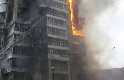 Gori neboder od 25 katova u Sibiru, evakuirano je 150 ljudi