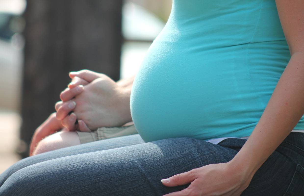 Covid kod trudnica znatno povećava rizik od mrtvorođenja
