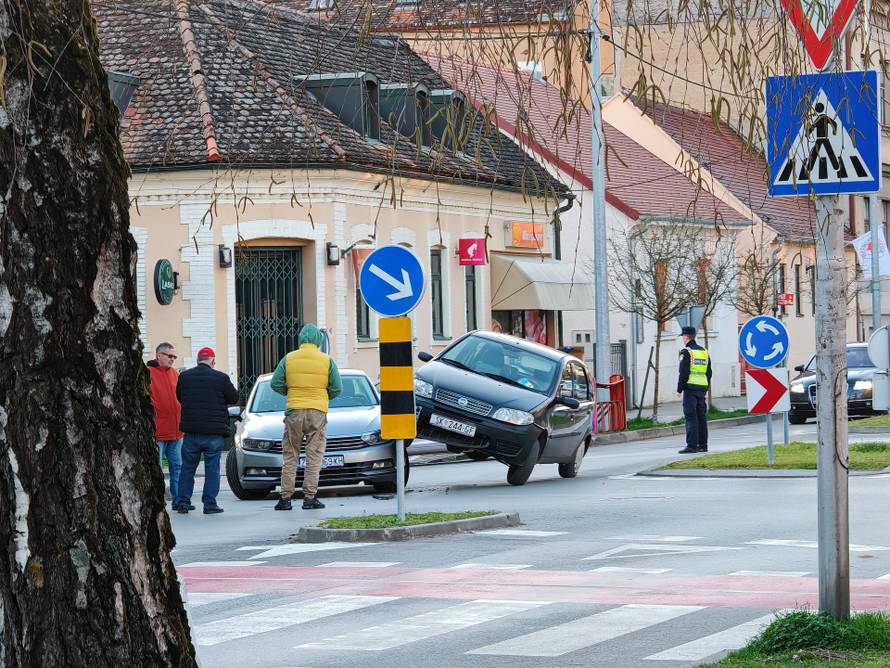 FOTO 'Nemoš tu parkirat': Taj kružni tok nam je jako kritičan