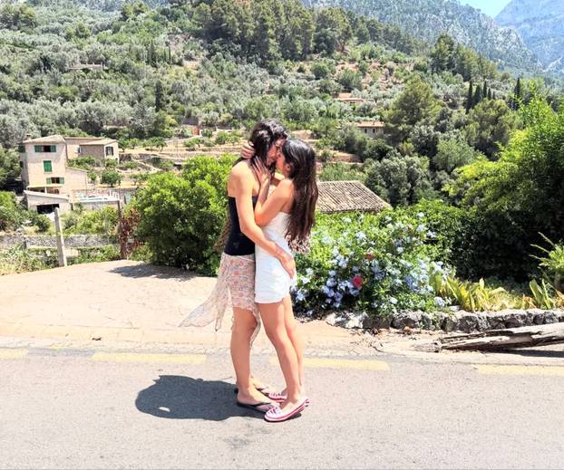 FOTO Sve više žena se udaje za gay muškarce zbog financijske i emocionalne podrške...