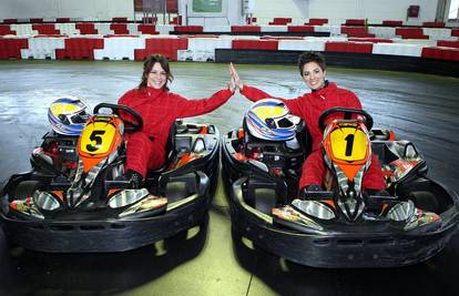 Lorena i Barbara vole brzinu, karting voze zbog adrenalina