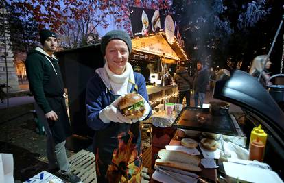 Advent u Zagrebu: Ponuda hrane i pića nikad nije bila bolja