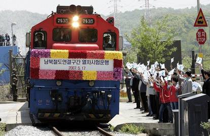 Nakon 56 godina vlakovi voze između Koreja