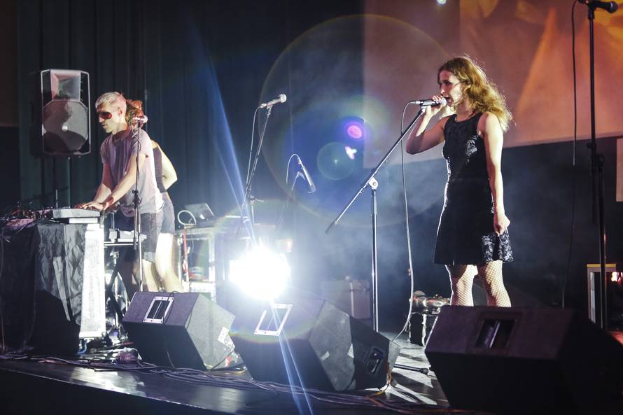 Pussy Riot prvi put u Zagrebu: 'Djevice Marijo, svrgni Putina'