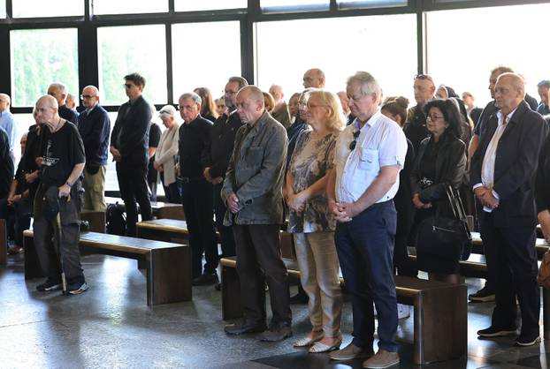 Zagreb: Posljedni ispraćaj novinara Roberta Valdeca 