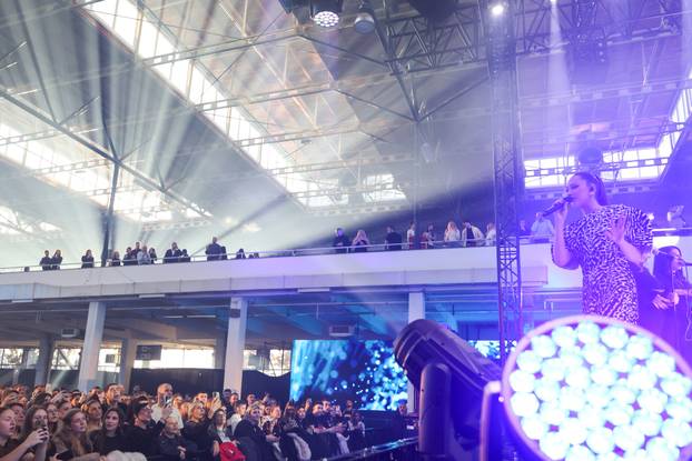 Zagreb: Popodnevni doček uz Aleksandru Prijović