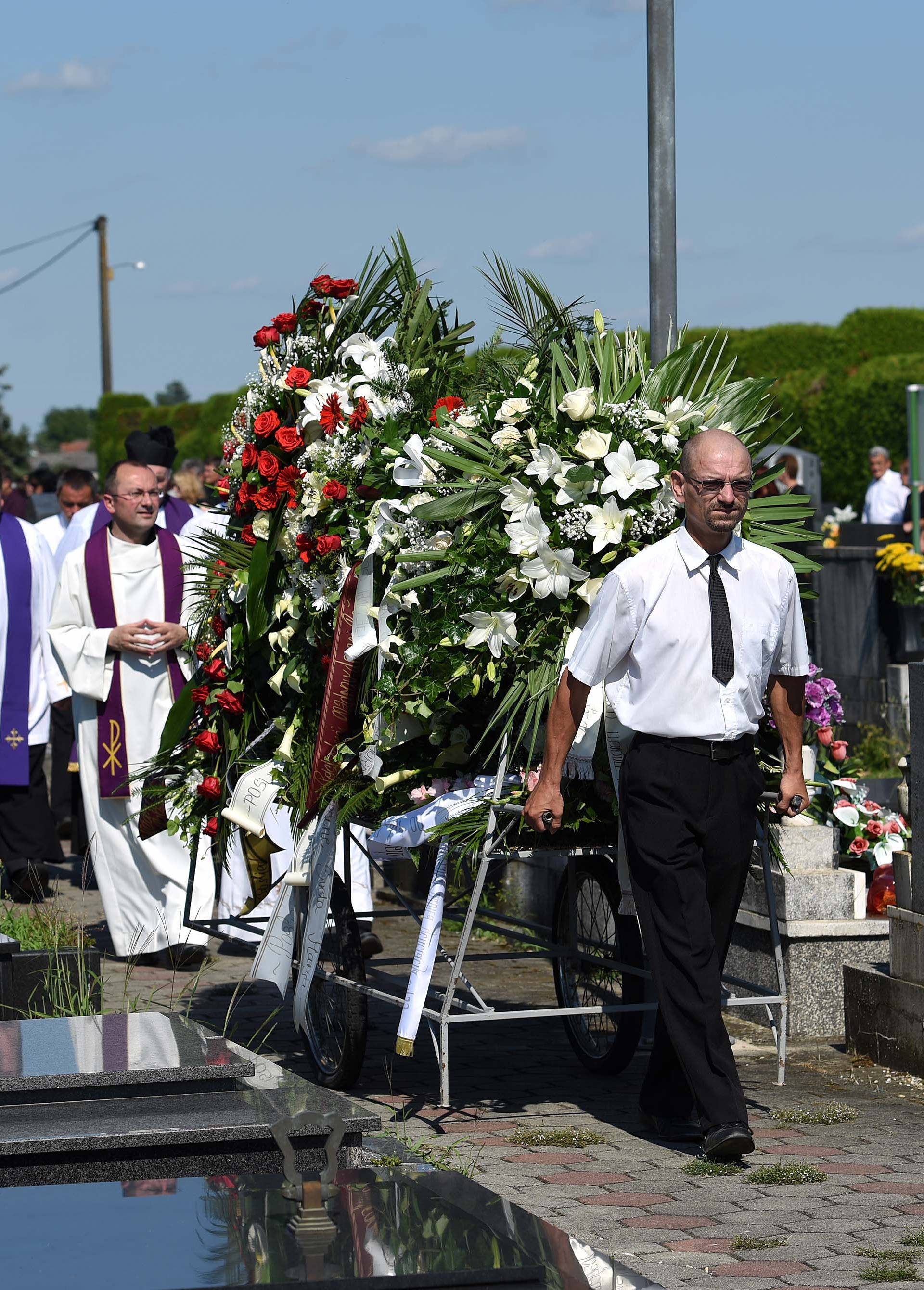 Velika tuga: Obitelji ispratile Božicu (52) i Andreju (39)...